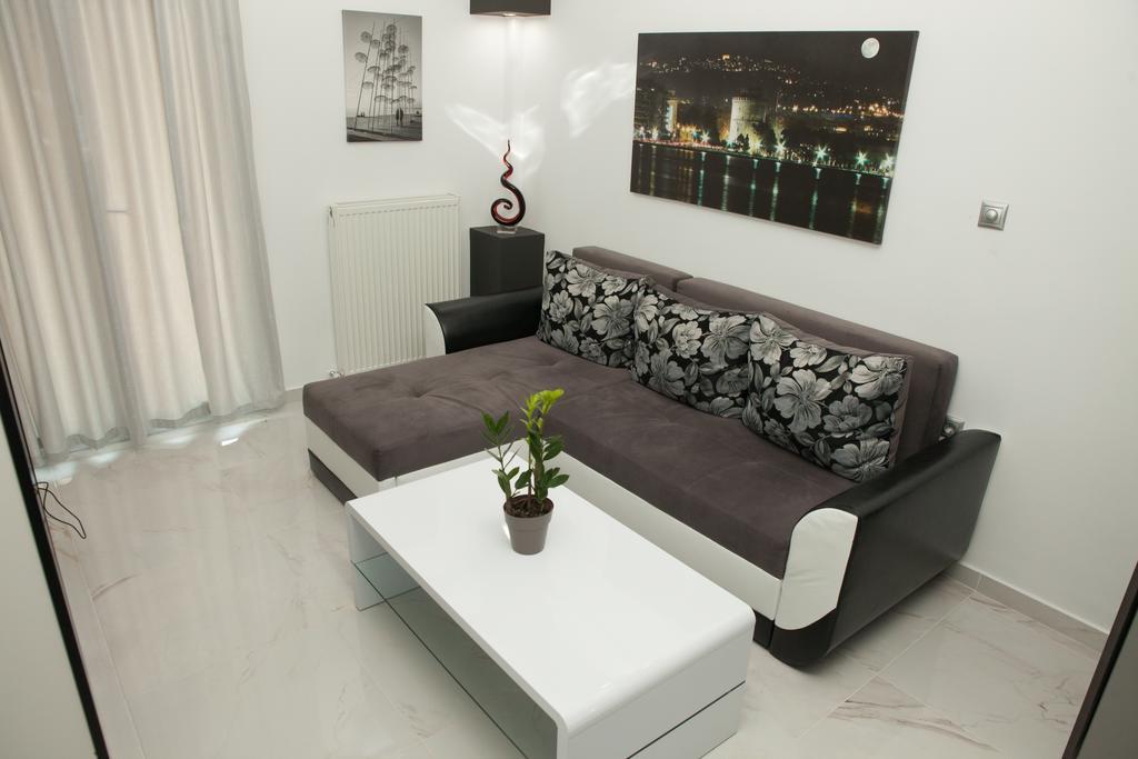 Route 77 Apartment เทสซาโลนิกิ ภายนอก รูปภาพ